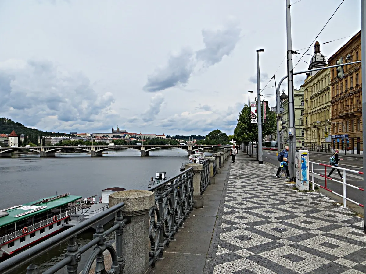 Náplavka, Rašínovo nábřeží, Praha 2