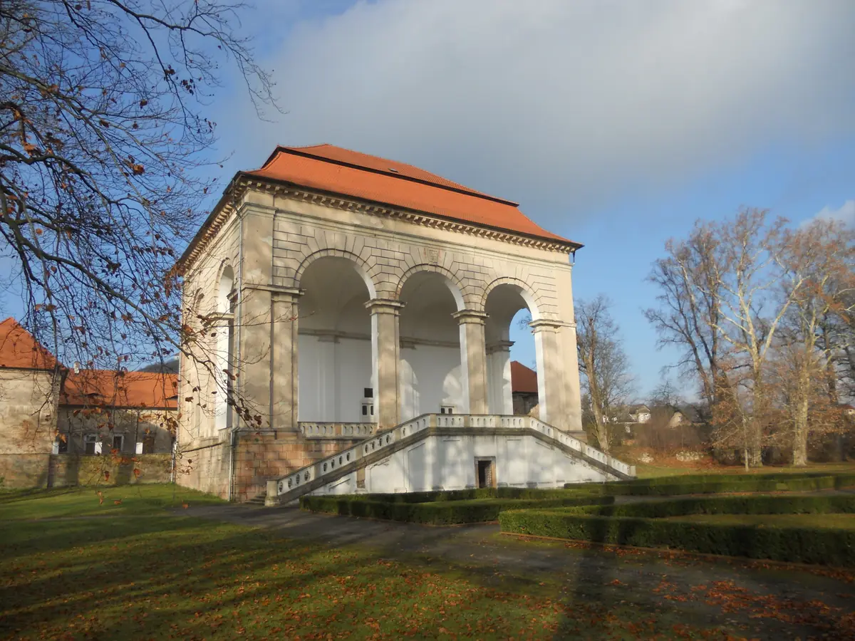 Valdštejnská lodžie
