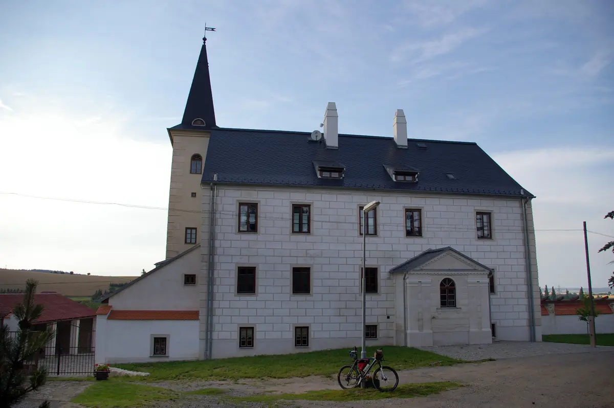 Muzeum autíček - zámek Příseka